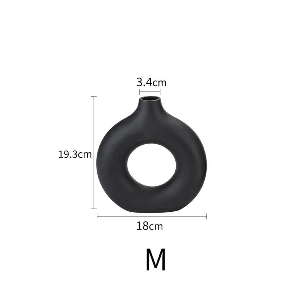 Matte Black Donut Vase – Minimalist Ceramic Decor